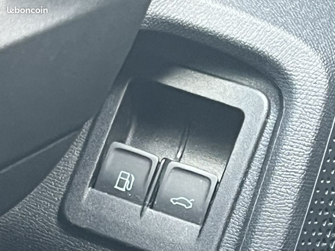 CUPRA FORMENTOR 1.4 e-HYBRID 245 ch DSG6 VZ (image 19)