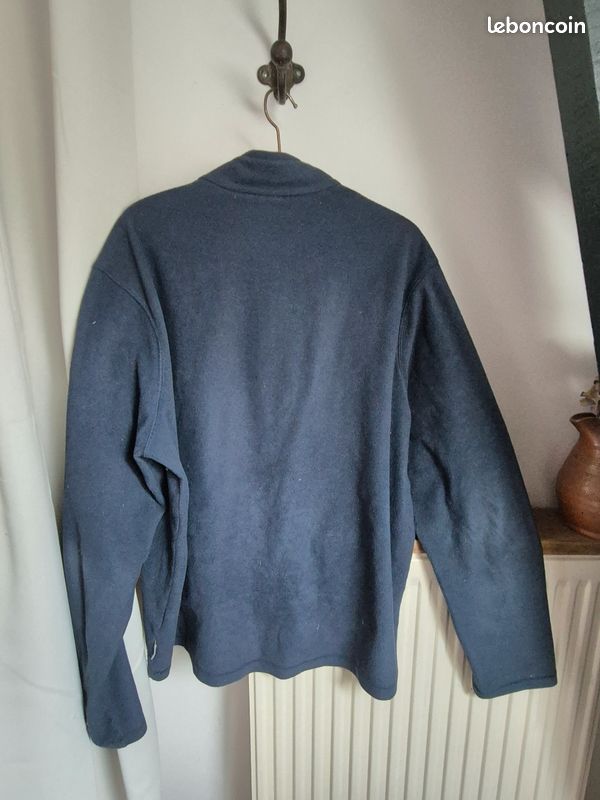 Pull sweat polaire homme bleu col camionneur, trace devant