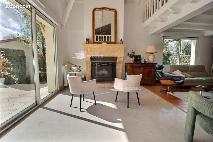 Propriété 11 pièces 353 m²