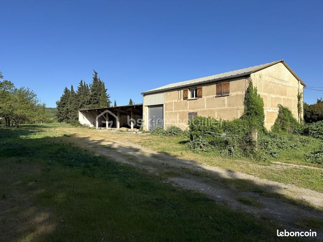 Immeuble 6 pièces 225 m² · à Montfrin · 225 m² · 159 500 €