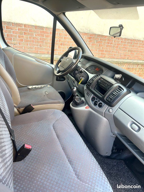 Renault Trafic 2.0 L2h1 2010 Rallongé 115chv Révisé et Garantie (image 5)