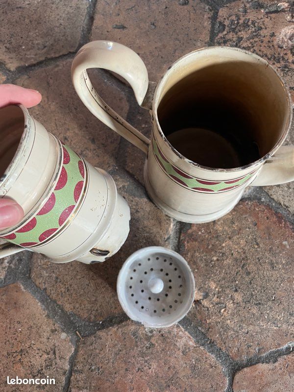 Cafetière vintage en émaille (image 2)