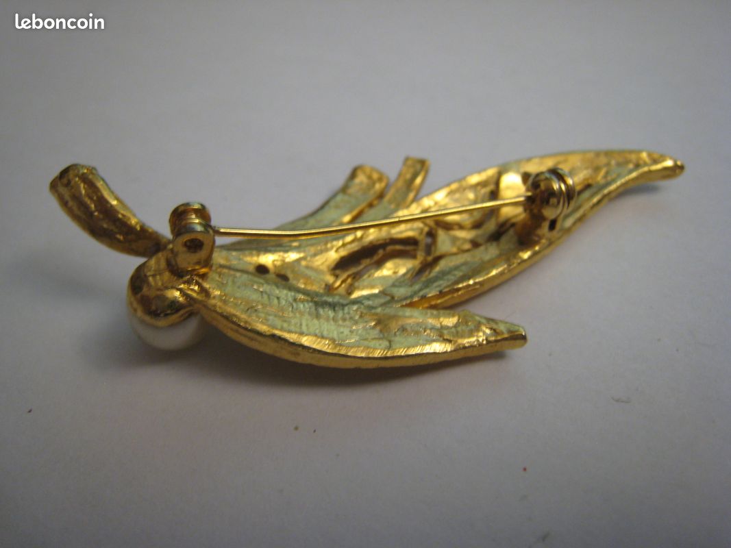 Broche Vintage Métal Doré - Occasion, Bijou Fantaisie, Style Rétro, Marque Générique