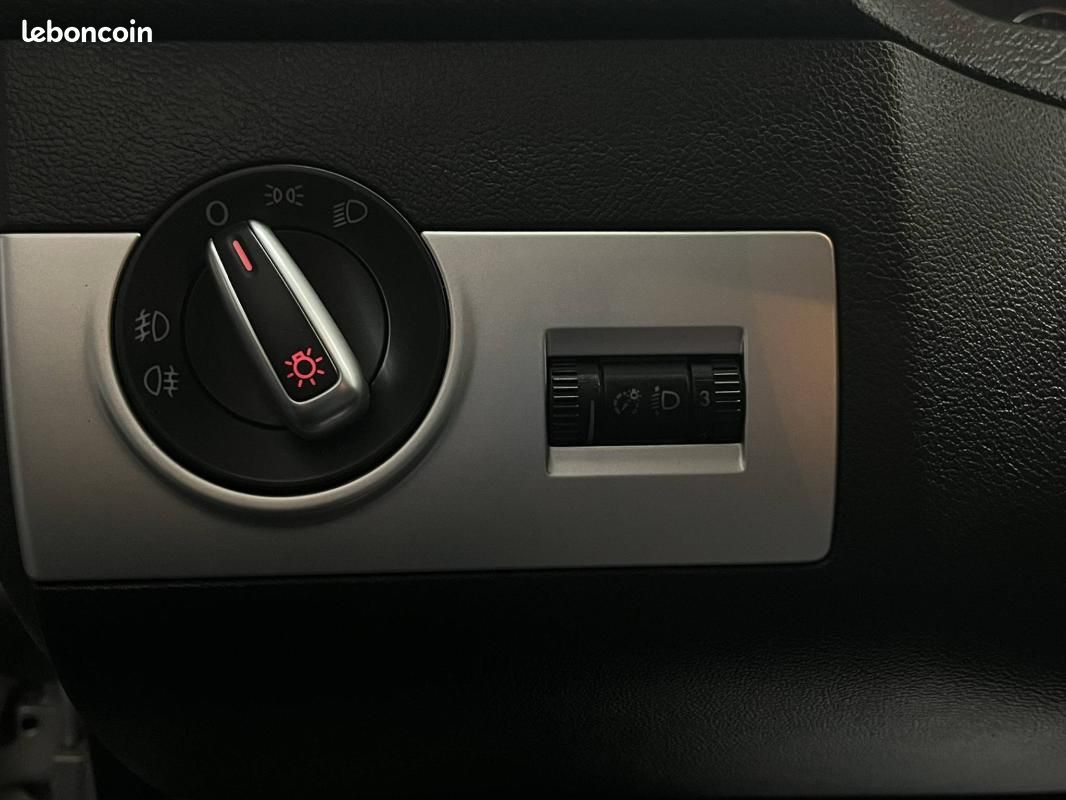 Volkswagen Multivan T5 2.0 TDI 180ch Carat 4Motion (image 26)