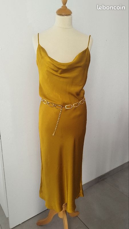 Robe jaune dorée Zara taille S (image 1)