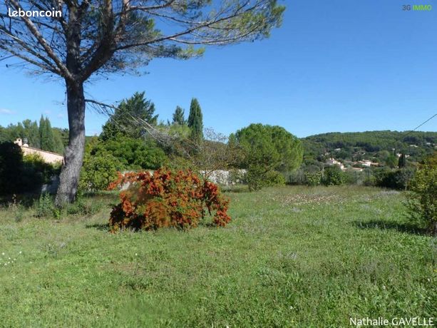 Terrain 1 000 m² Lorgues