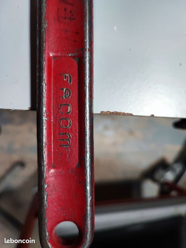Clé a griffes façon 18" et une rothenberger 18" neuve (image 1)