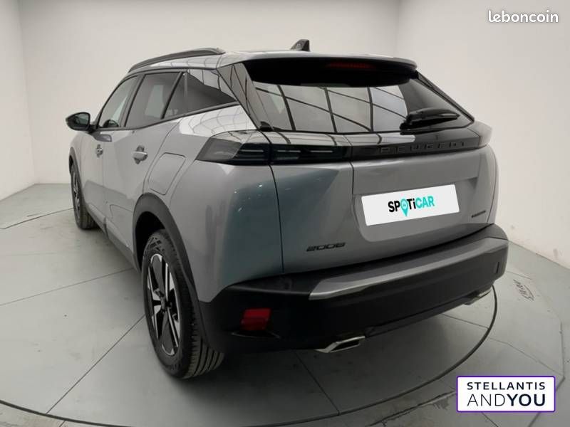 Peugeot 2008 Hybrid 145 ch e-DCS6 Allure (image 3)
