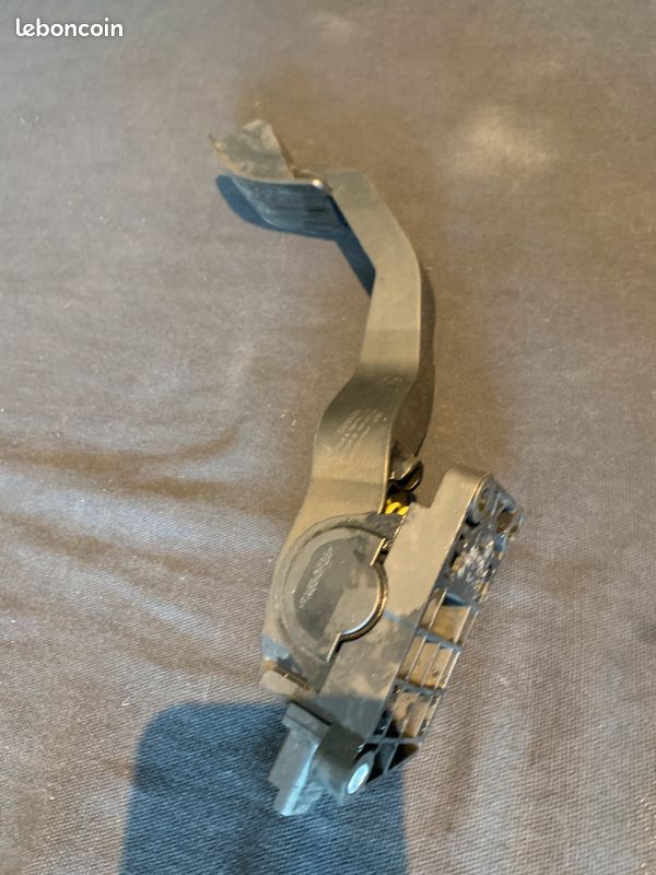 Pédale D'accélérateur Pour Peugeot 206+ 1.4 HDI - Référence 1601AR - Occasion Bon État