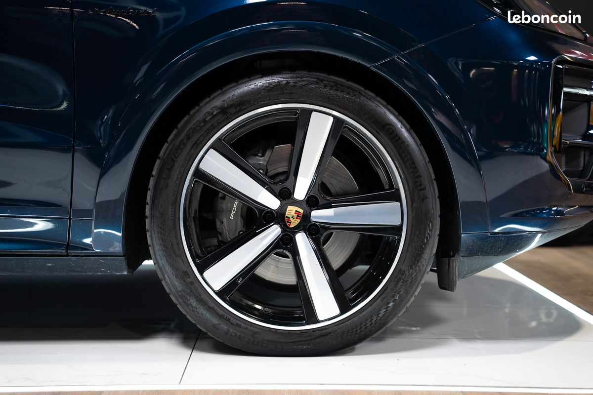 PORSCHE CAYENNE III (2) COUPE 3.0 V6 E-HYBRID 470cv | Malus payé | Black Edition | Toit pano | Matrix LED | BOSE | (image 7)