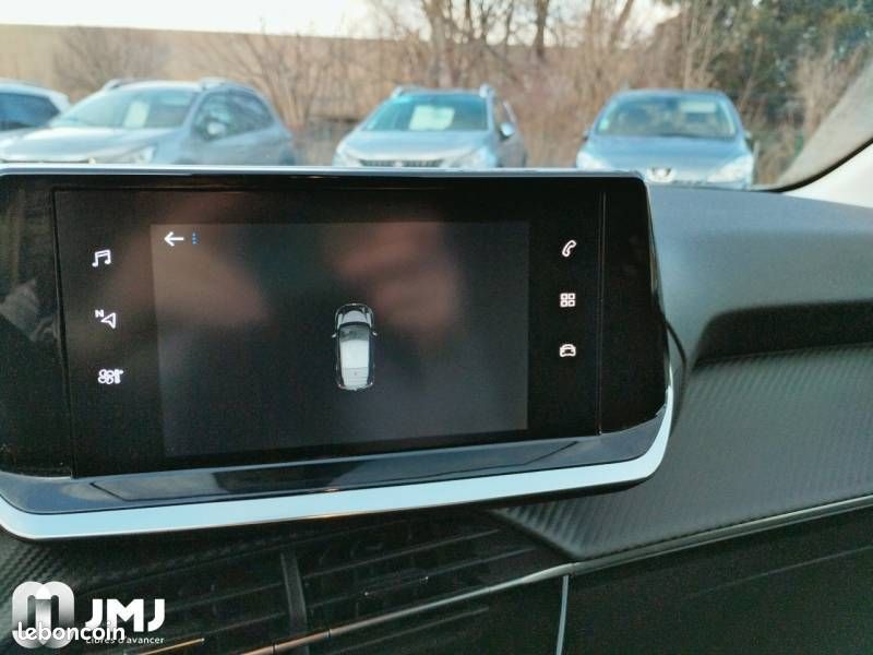 Peugeot 208 PureTech 100 S&S BVM6 Style (image 13)