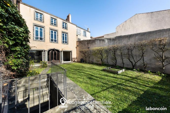 Maison 7 pièces 195 m²