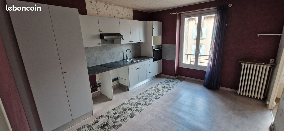 Appartement 4 pièces 110 m² · à Aurillac · 110 m² · 710 €/mois