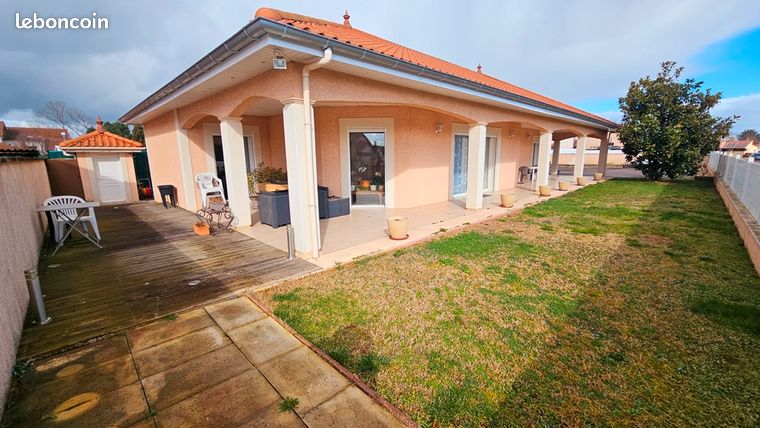 Charmante villa de 152 m² hab, 4 chambres, sur 760 m² de terrain clos dans un secteur calme