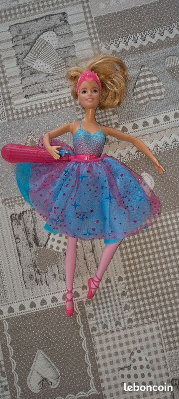 Poupée barbie danseuse (image 1)