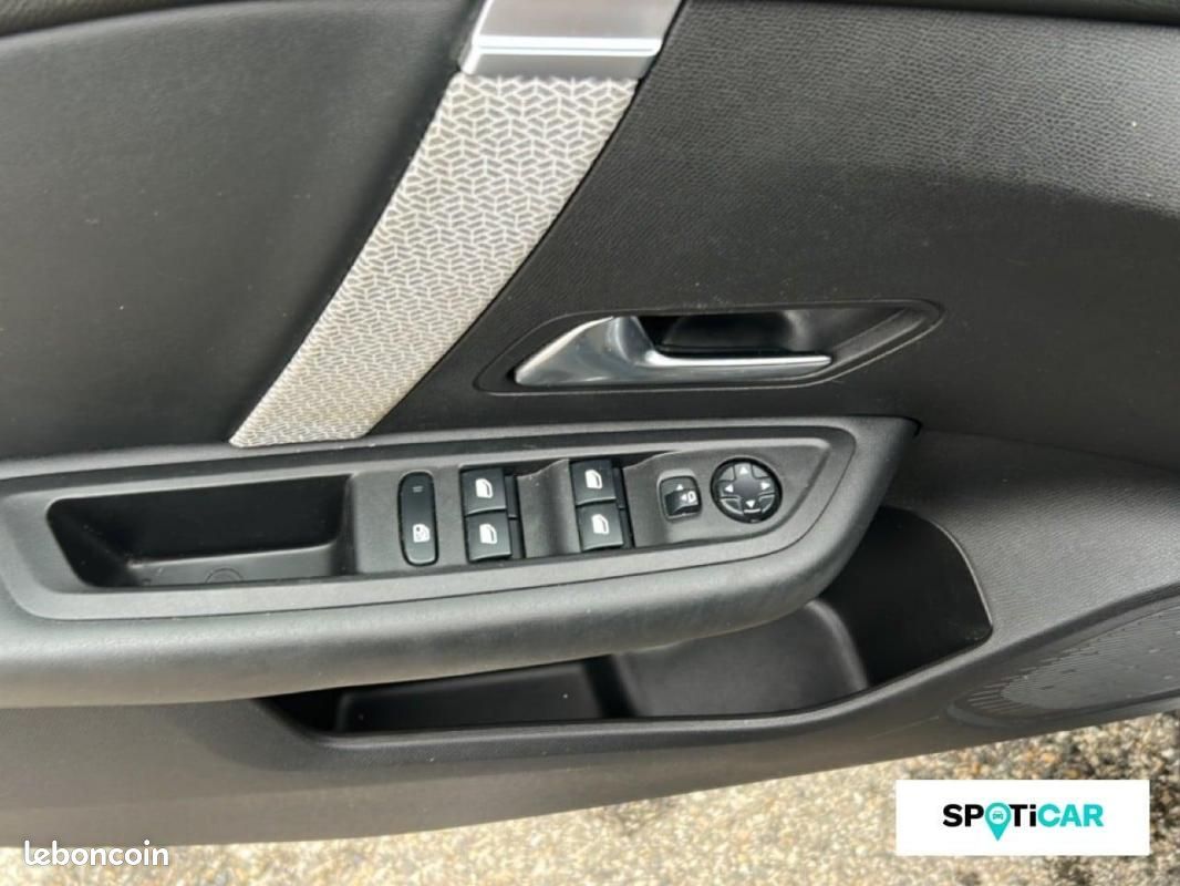 Citroën C4 PureTech 130 S&S BVM6 Feel Pack (image 12)