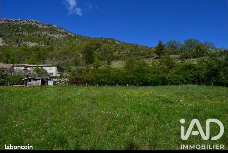 Terrain 1000 m² · à La Roche-sur-le-Buis · 1 000 m² · 95 000 €