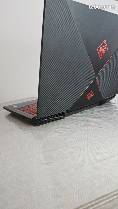 PC portable HP 17'', i3, 8GB RAM, 1TB de stockage en bon état à Djibouti