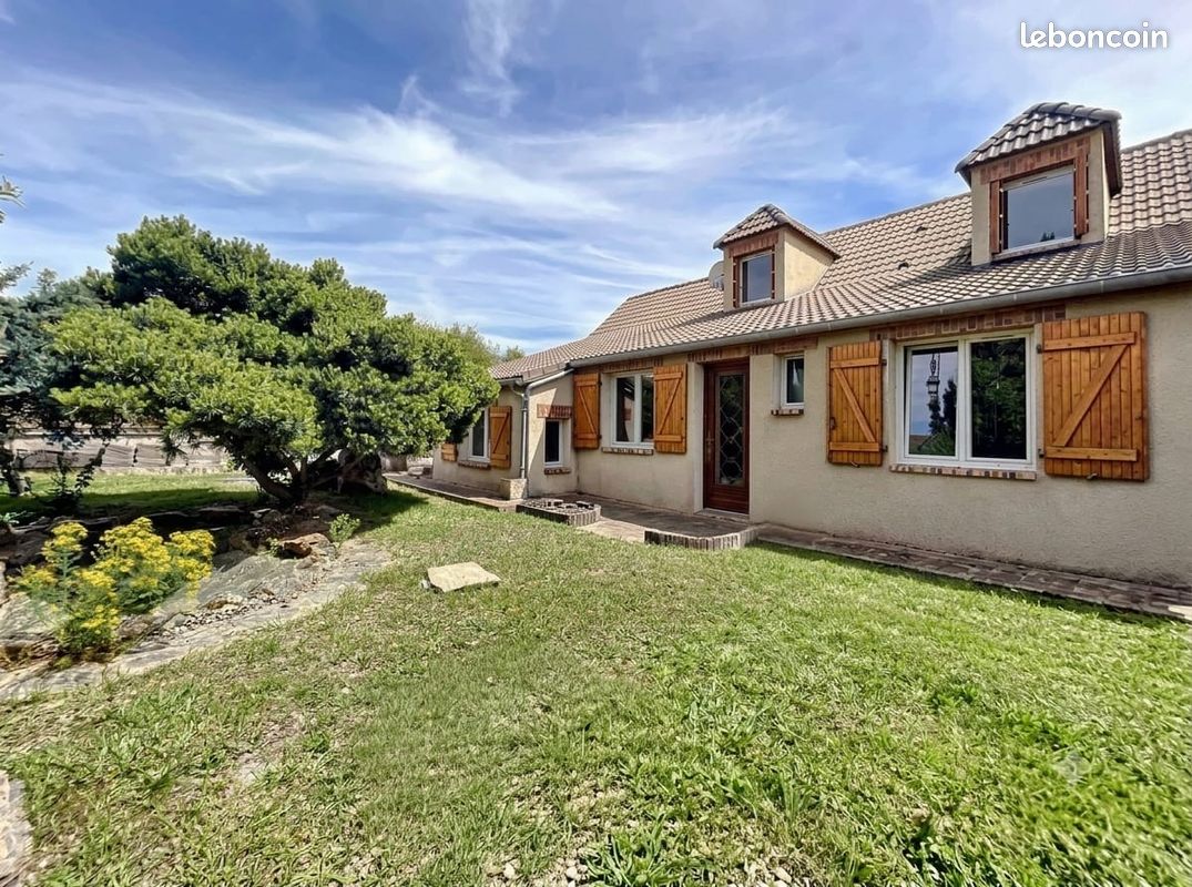 Maison 7 pièces 138 m² · à Saint-Ouen-en-Brie · 138 m² · 329 000 €