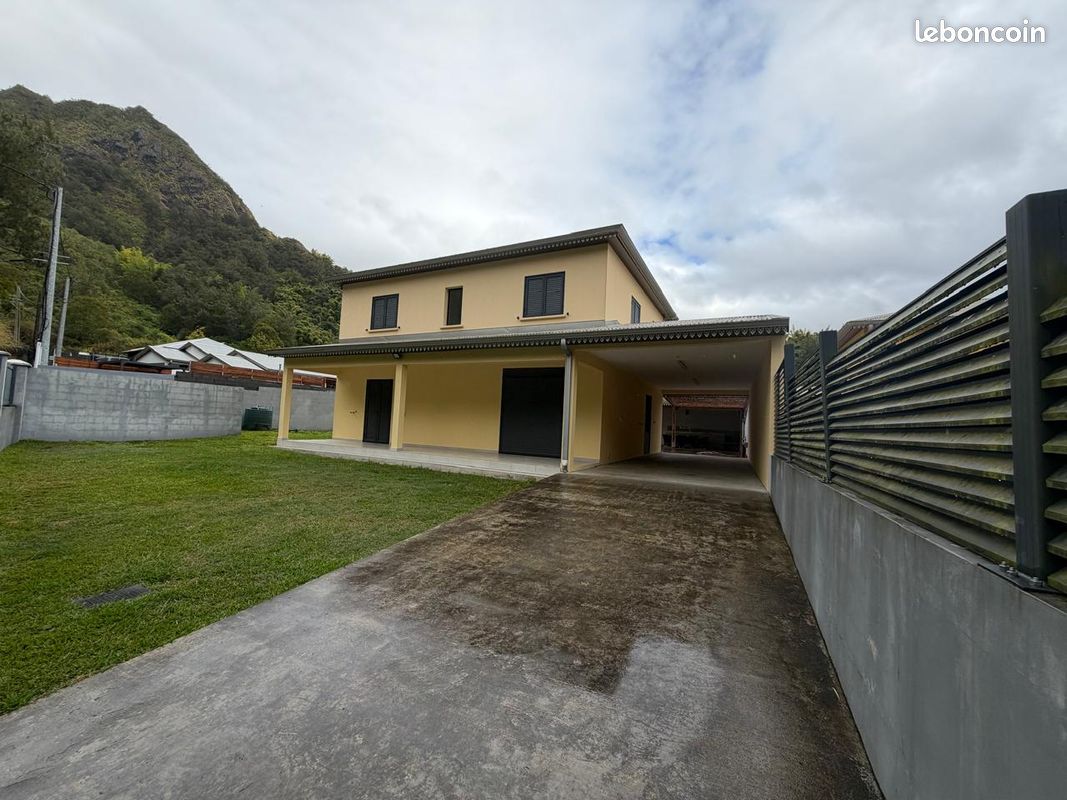 Maison 5 pièces 150 m² · à Salazie · 150 m² · 1 444 €