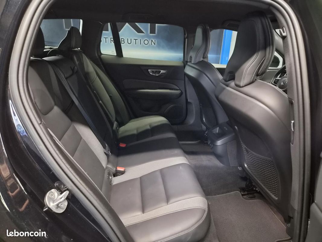 VOLVO V60 2.0 B4 197 Hybrid Style Dark Geartronic BVA (image 16)