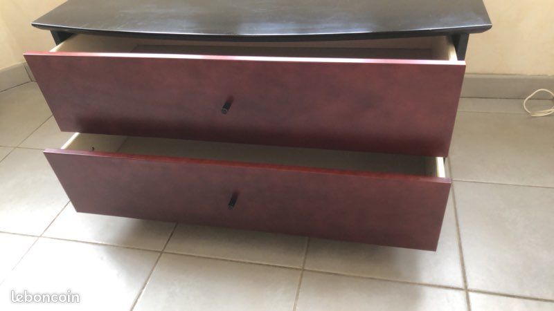 Commode 2 tiroirs sur pieds bordeaux (image 2)