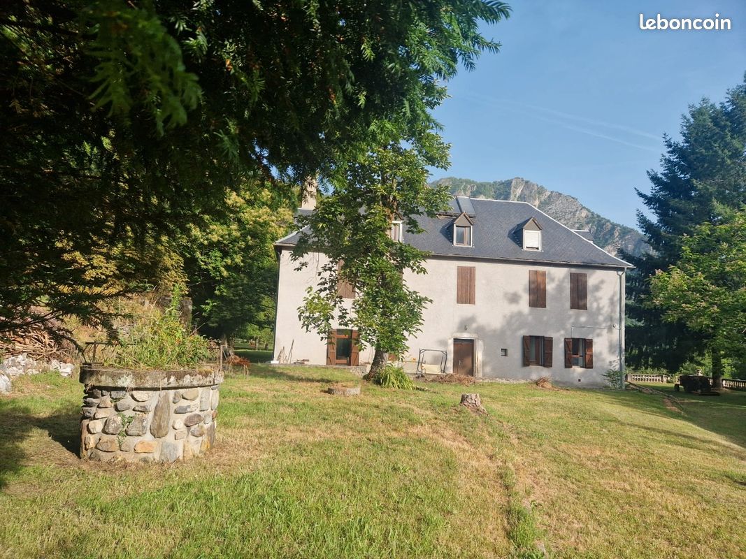 Local commercial 5 pièces 100 m² · à Saint-Béat-lez · 100 m² · 600 000 €