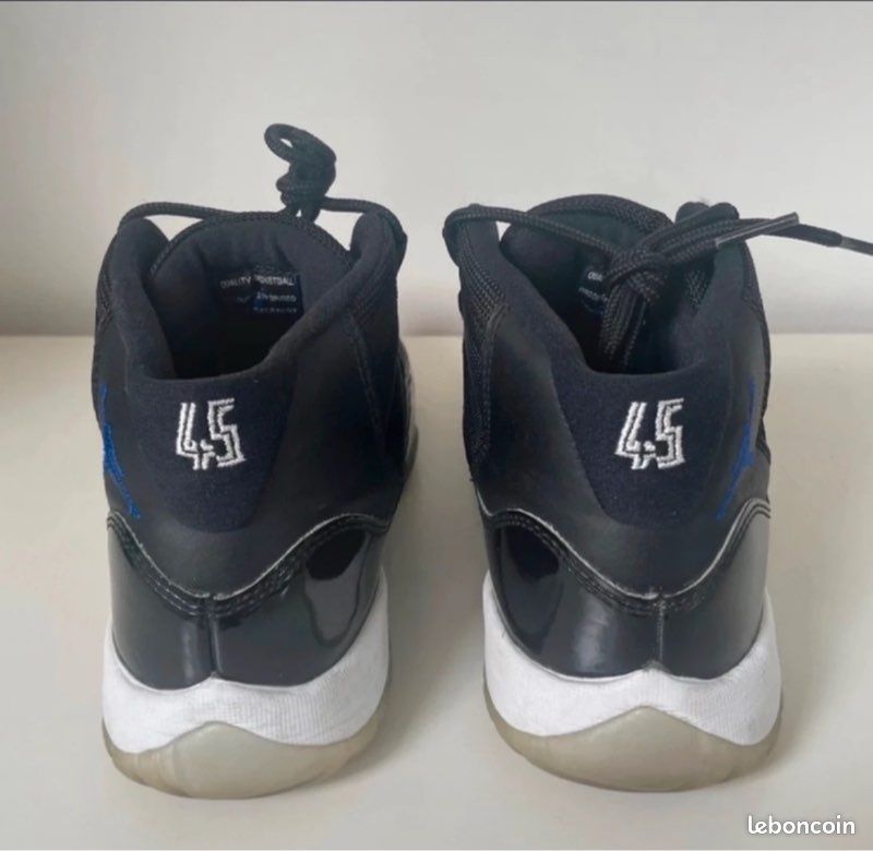 Jordan 11 « Space Jam » Chaussures