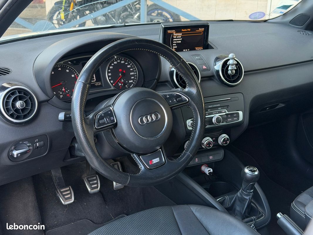 Audi A1 Phase 2 Sline 1.4 TSI 125 cv - Sièges cuir (image 9)