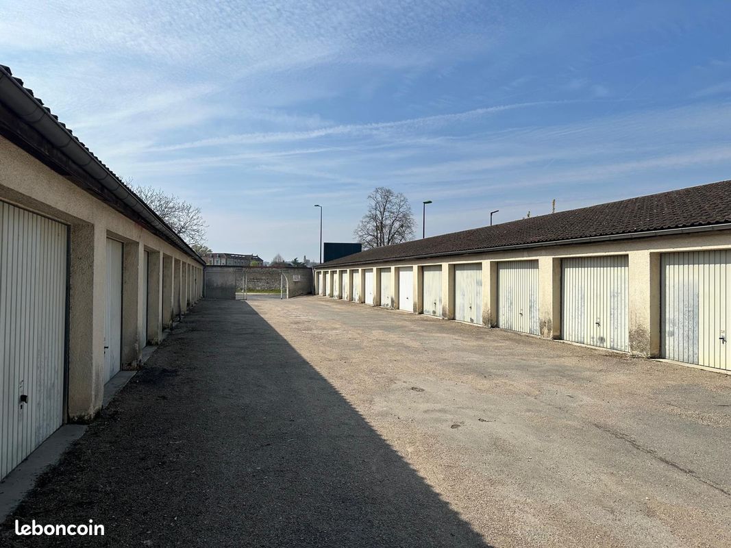 Garages / box (image 1)