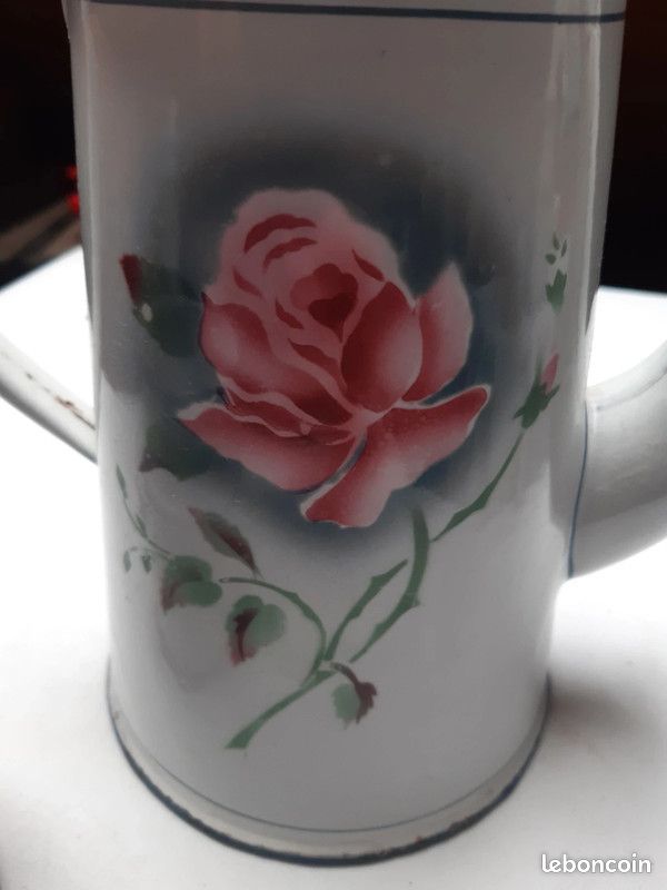 Cafetière vintage en tôle émaillé à décor floral (image 7)