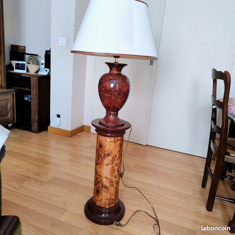Lampe avec pied indépendant (image 1)