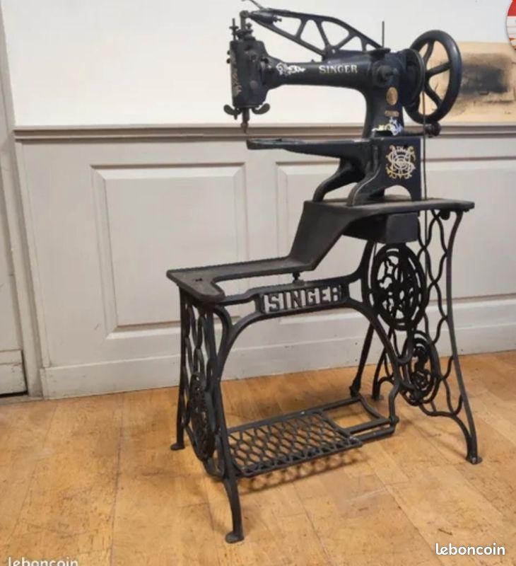 Pièce Détachée : Porte-navette Pour Machine à Coudre Singer 29K / 29K71 / 29K73 - Réf. 82177