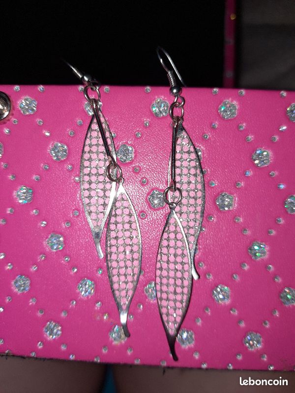 Boucles d'oreilles (image 1)
