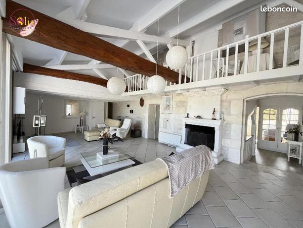Maison 7 pièces 230 m²
