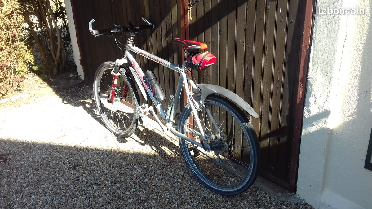 VTT Rockrider 720 (image 1)