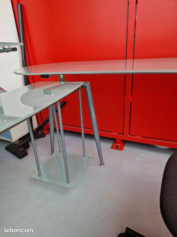 Bureau et chaise (image 2)