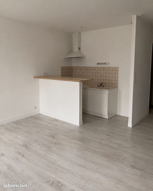 Appartement 2 pièces 43 m² · à Carentan-les-Marais · 43 m² · 400 €/mois