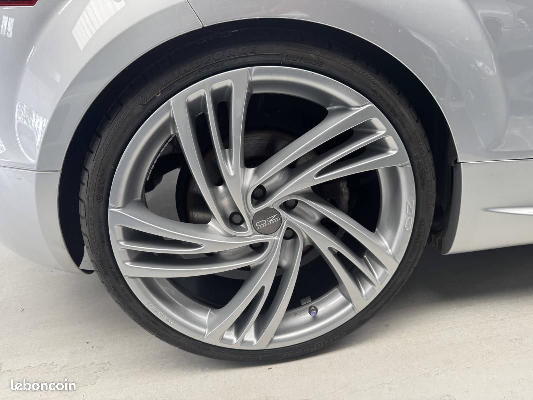 Audi TT II 3.2 V6 250ch quattro S tronic 6 (image 28)