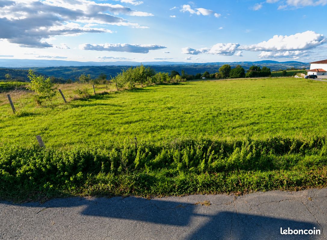 Terrain 493 m2 idéalement situé à Aveize avec vue sur la vallée de la Brévenne · à Saint-Martin-en-Haut · 98 000 €