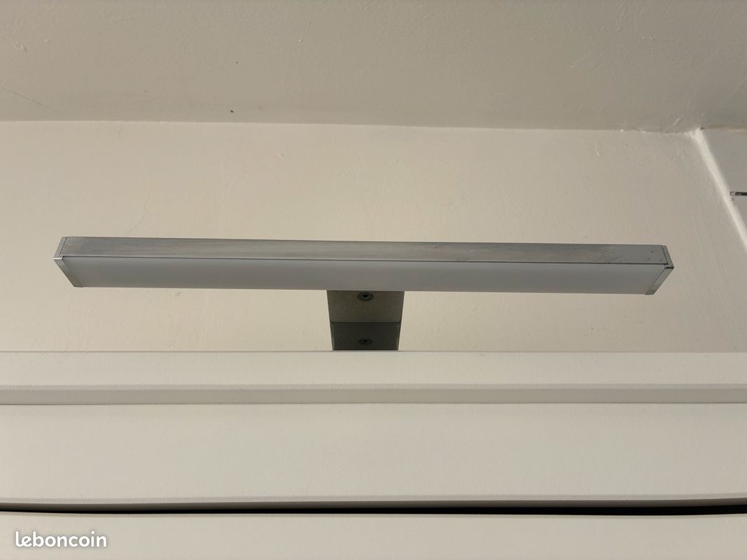 Meuble à miroir 1 porte HEMNES IKEA avec LED incluse (image 5)