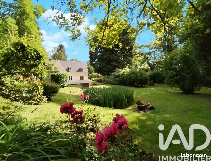 Maison 6 pièces 206 m² · à Crèvecoeur-le-Grand · 206 m² · 445 000 €