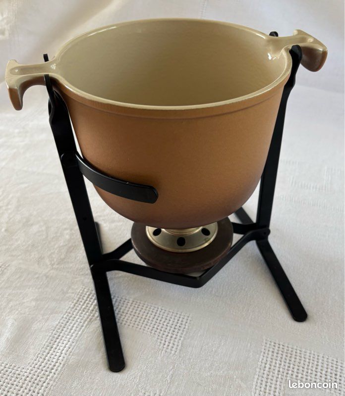 Service à Fondue Le Creuset Complet – 11 Pièces Fonte Marron, Design Enzo Mari