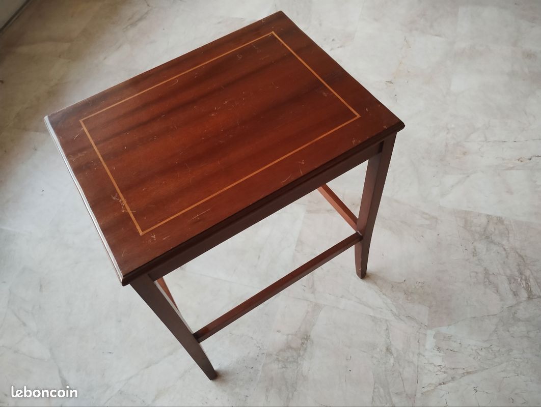 Petite table basse d'appoint en acajou (image 2)