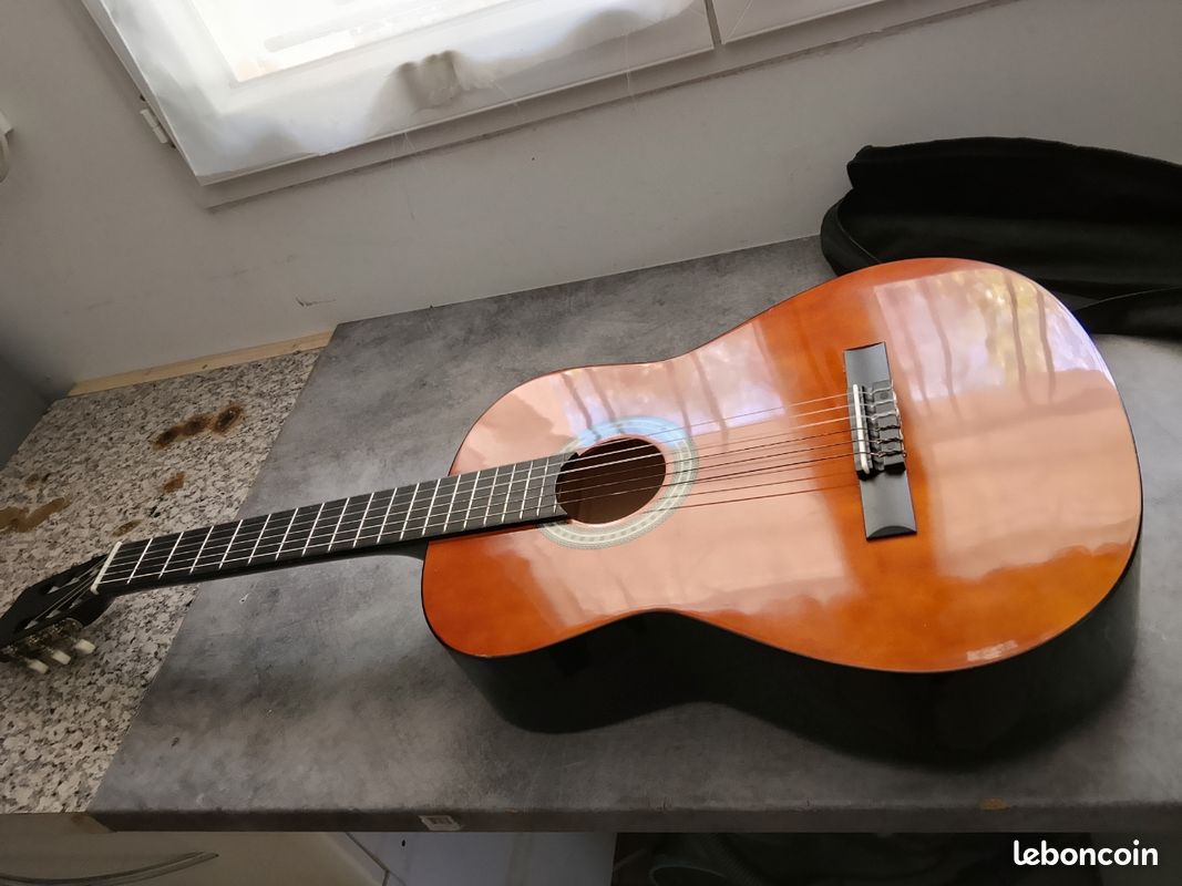 Guitare acoustique (image 2)