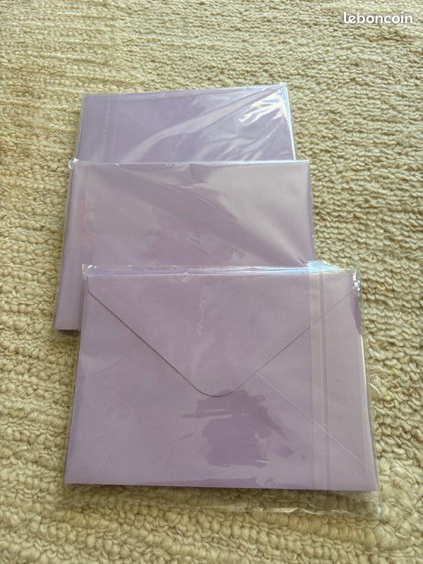 Lot 60 Enveloppe violette (image 1)
