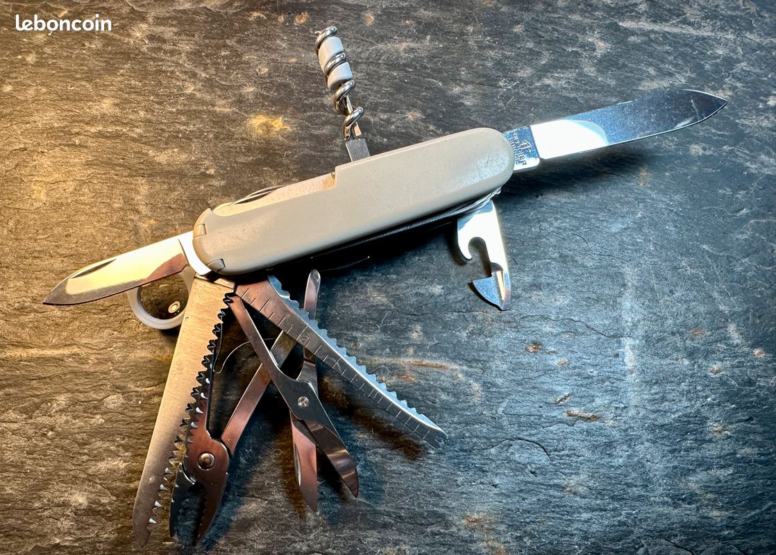 Victorinox SWISSCHAMP, couteau suisse canif multifonctions