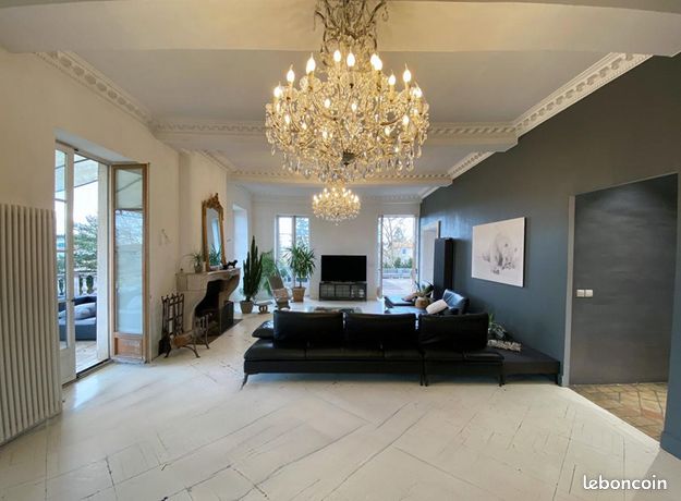 Maison 11 pièces 570 m²