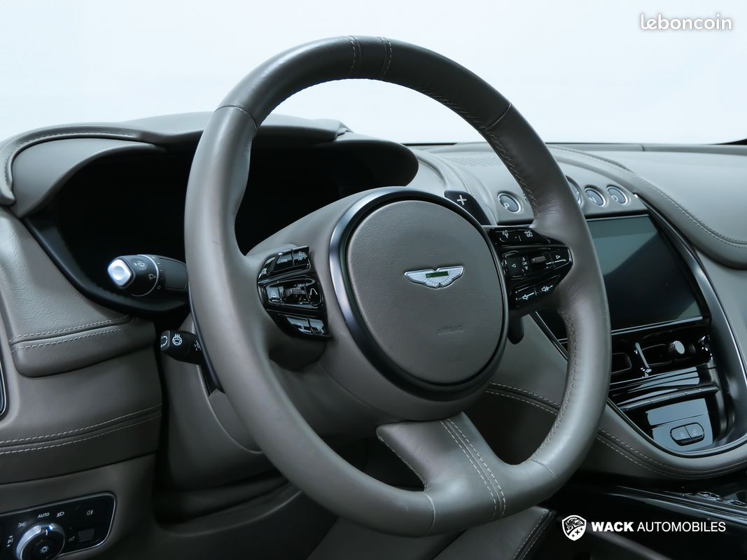 Aston MARTIN DBX 4.0L V8 550 CV BITURBO EDITION LIMITÉE 1913 SPECIFICATION / PACK ELEGANCE / ECHAPPEMENT SPORT / MINOTAUR GREEN (image 8)