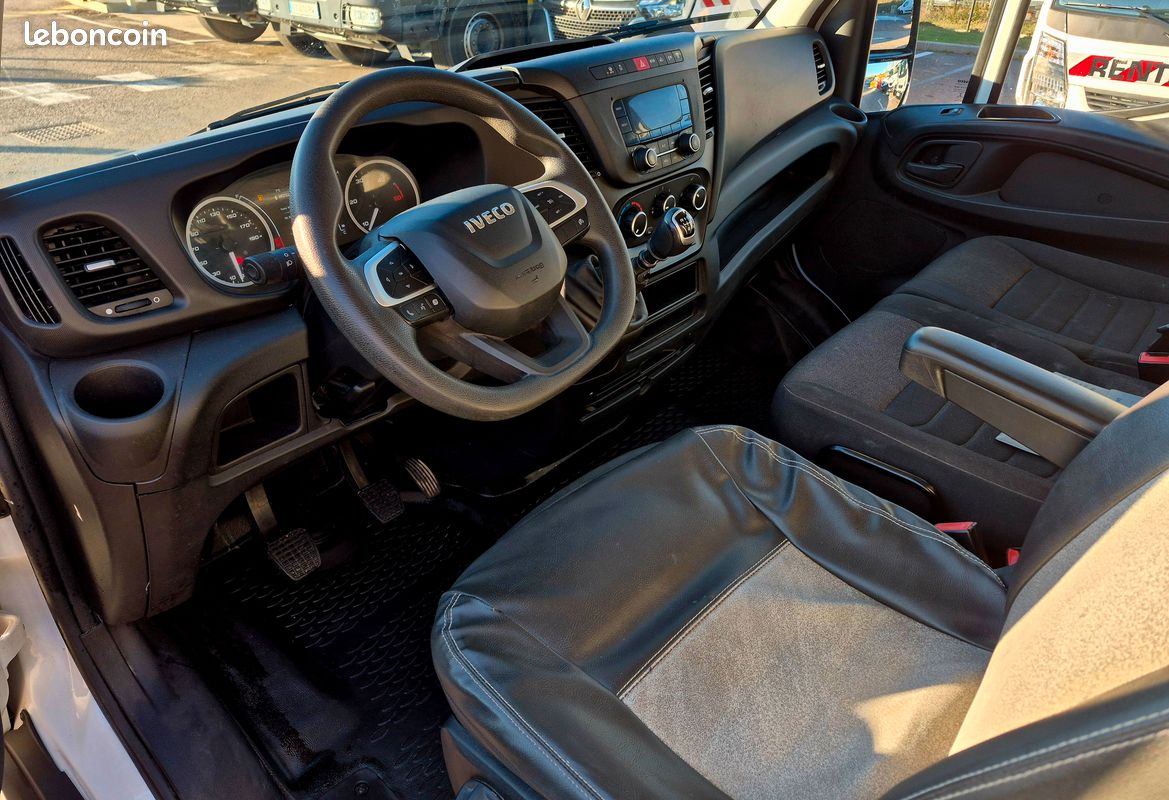 Iveco daily fourgon roues jumellees 2.3 140 ch (image 5)